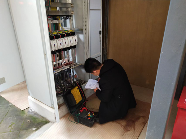 8北宅子检测低压开关柜.jpg 8北宅子检测低压开关柜.jpg