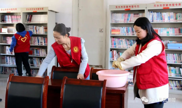武山县图书馆开展学雷锋我行动文明实践志愿服务进社区活动574.png