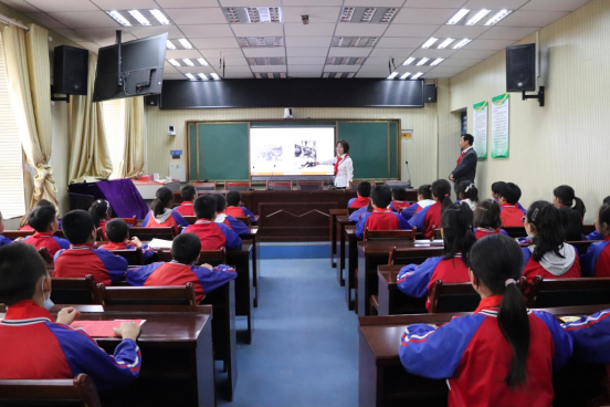 张家川县博物馆开展“勿忘国耻 缅怀英烈 重温历史”“九一八”诗歌朗诵主题社教活动303.png 张家川县博物馆开展“勿忘国耻 缅怀英烈 重温历史”“九一八”诗歌朗诵主题社教活动303.png