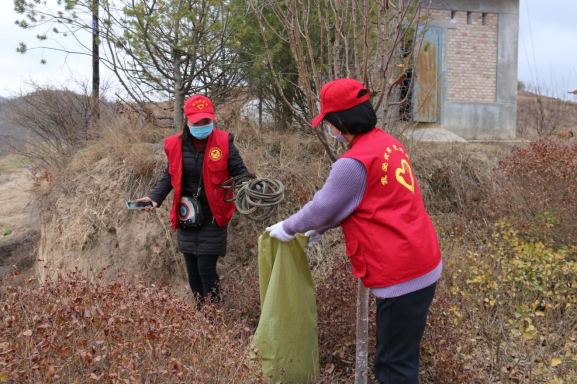 武山县文旅局在鲁班山景区开展“一爱一为”志愿服务活动(1)457.png 武山县文旅局在鲁班山景区开展“一爱一为”志愿服务活动(1)457.png