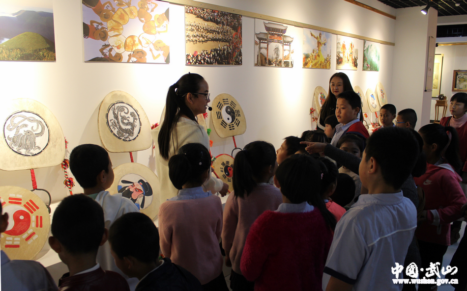 1539136304275360.jpg 1539047527618151.jpg