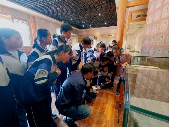 秦安县第三中学师生走进县博物馆开展研学活动474.png 秦安县第三中学师生走进县博物馆开展研学活动474.png