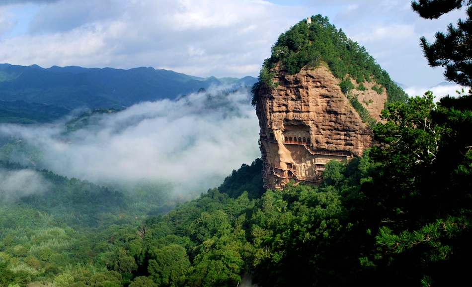 麦积山石窟.jpg 麦积山石窟.jpg