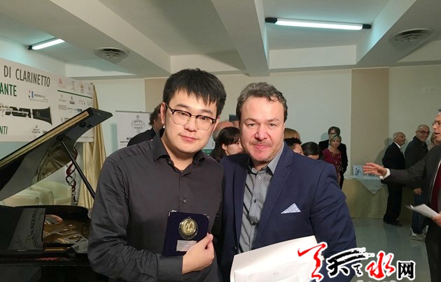 1508725875158572.jpg 2.jpg