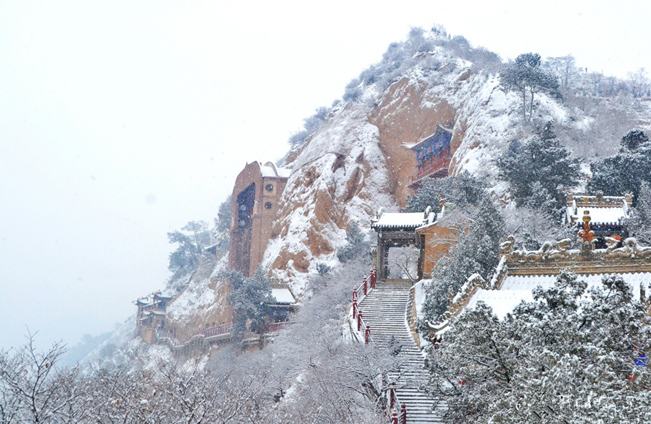 大像山石窟区雪景.jpg