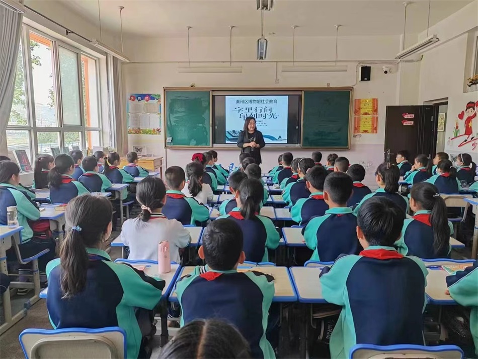 “字里行间、印刻时光”活字印刷社会教育活动.jpg “字里行间、印刻时光”活字印刷社会教育活动.jpg