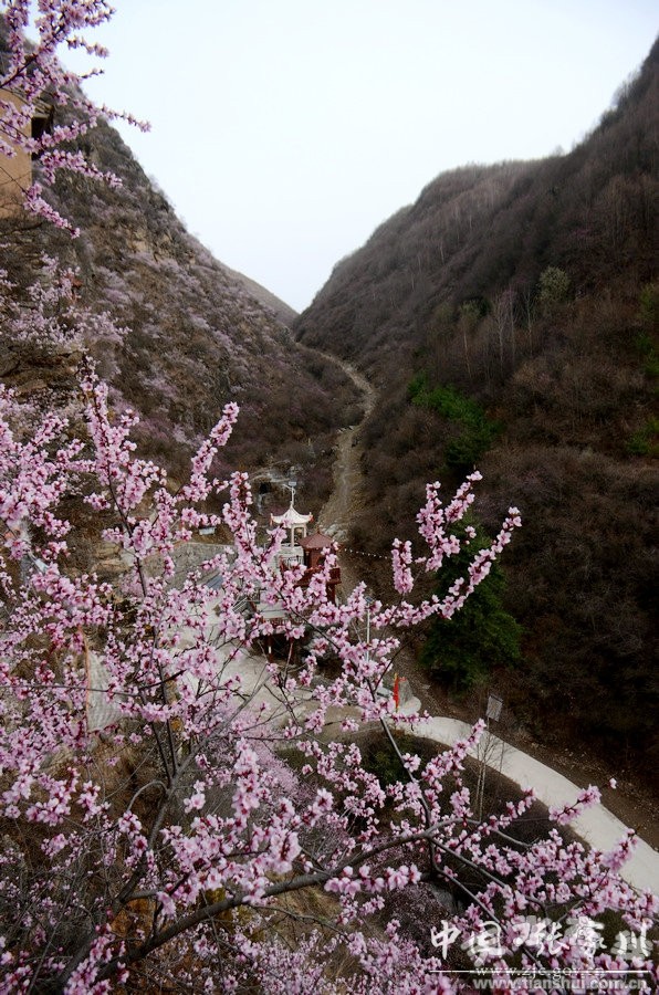 花果山水帘洞.jpg 花果山水帘洞.jpg