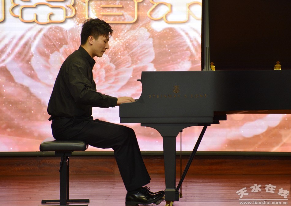 1503972783110729.jpg 肖邦《降B大调夜曲》 演奏:程飞.jpg